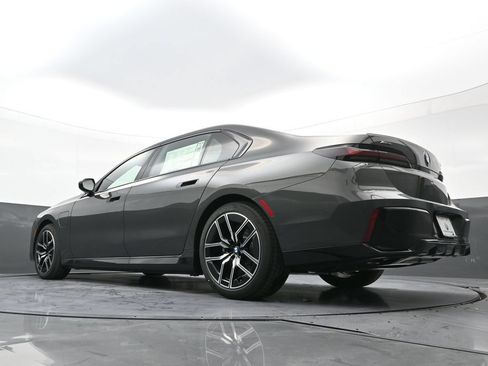 New 2026 BMW 750e xDrive AWD/4WD image 27