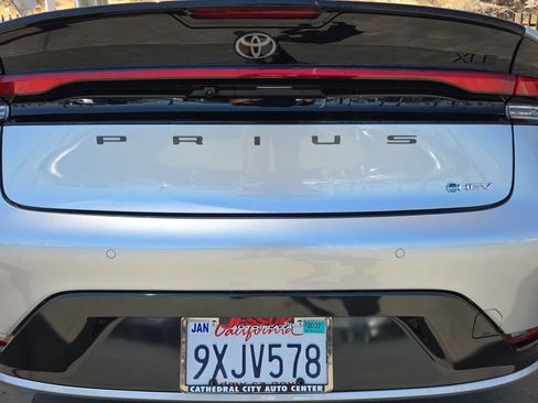 Used 2026 Toyota Prius XLE FWD image 33