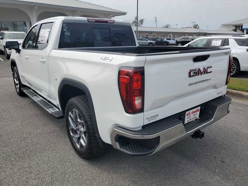 New 2026 GMC Sierra 1500 SLE w/ Preferred Package image 3