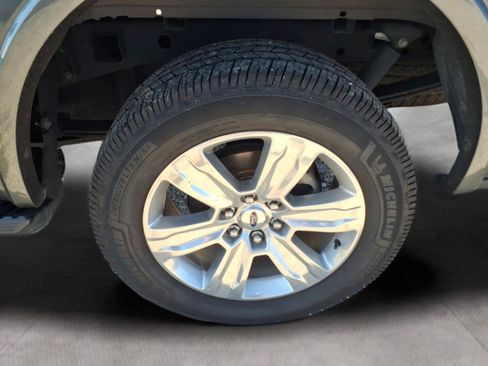 Used 2019 Ford F150 Platinum w/ Equipment Group 701A Luxury AWD/4WD image 10