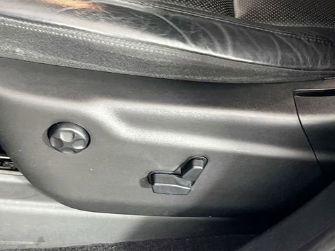 Used 2019 Jeep Grand Cherokee Limited w/ Luxury Group II image 19