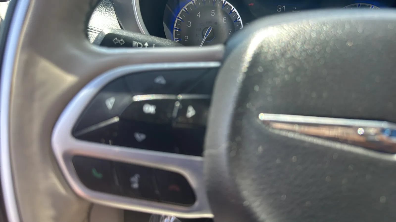 Used 2017 Chrysler Pacifica Limited FWD image 35