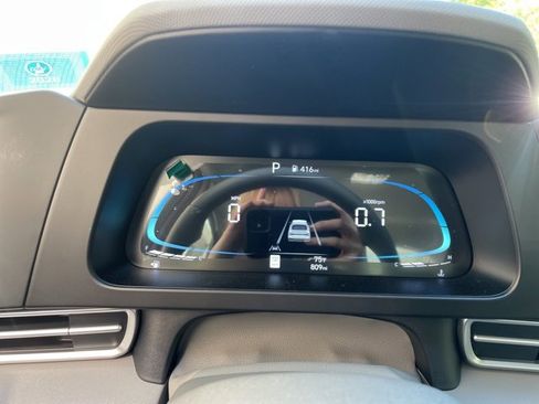 Used 2025 Hyundai Elantra Sport image 26