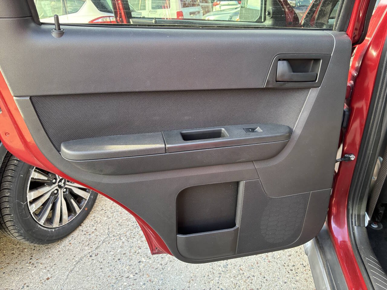 Used 2010 Ford Escape XLT FWD image 19