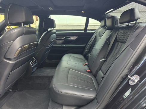 Used 2019 BMW 750i xDrive w/ Executive Package image 46