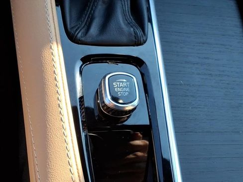 Used 2022 Volvo XC90 T6 Inscription w/ Lounge Package image 25