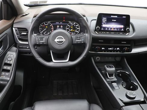 Used 2023 Nissan Rogue SV w/ SV Premium B Package image 12