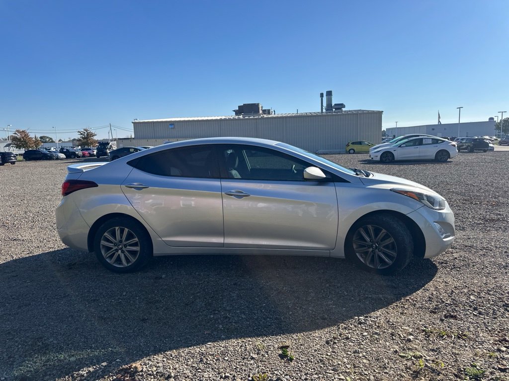 Used 2016 Hyundai Elantra SE w/ Option Group 02 FWD image 10