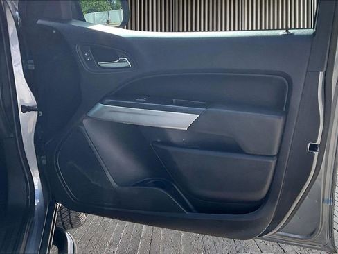 Used 2022 Chevrolet Colorado LT RWD image 26