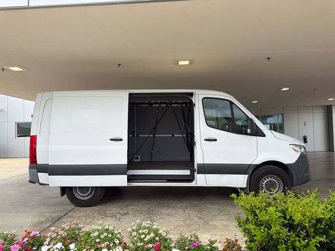 Used 2021 Mercedes-Benz Sprinter 2500 image 15