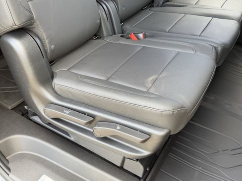 New 2026 Chevrolet Suburban LT w/ Comfort Package image 27