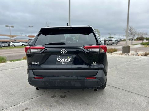 Used 2025 Toyota RAV4 LE AWD/4WD image 6