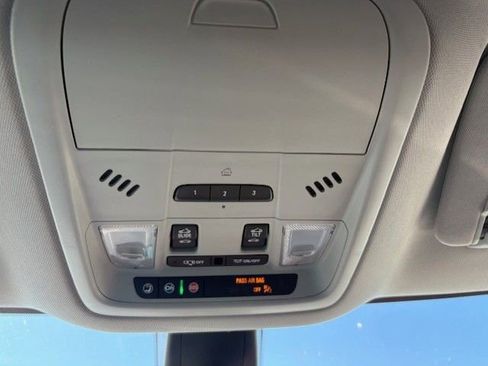 Used 2020 Buick Enclave Avenir w/ Avenir Technology Package FWD image 9