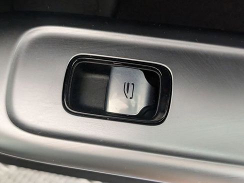 Used 2024 Mercedes-Benz C 300 Sedan image 32