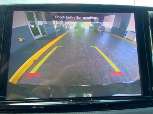 Used 2023 Chrysler Pacifica Touring-L image 22