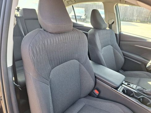 Used 2025 Toyota Camry SE image 28