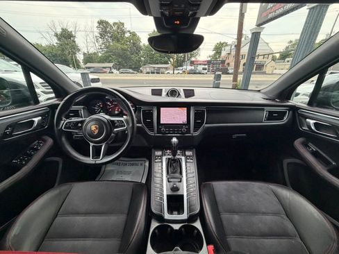 Used 2017 Porsche Macan GTS AWD/4WD image 35
