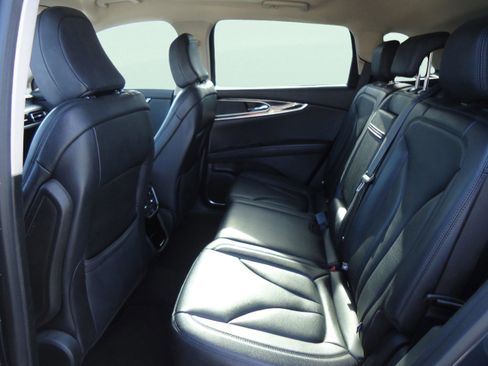 Used 2022 Lincoln Nautilus AWD image 26