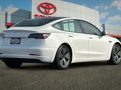 Used 2023 Tesla Model 3 Standard Range image 3