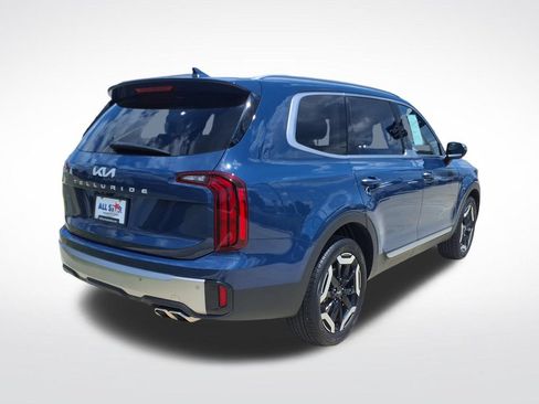 Used 2025 Kia Telluride S FWD image 9