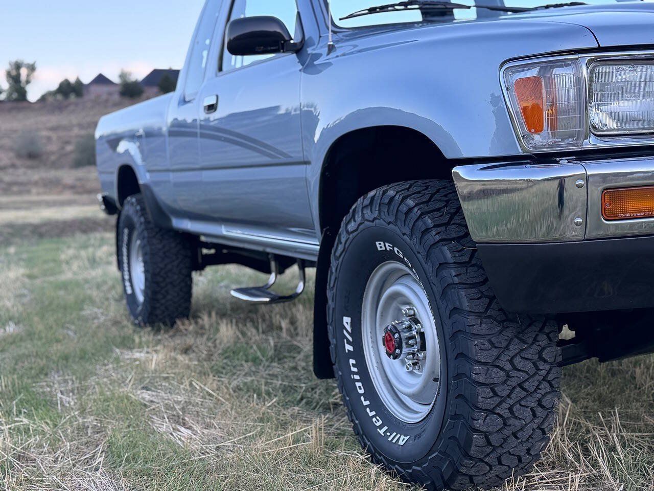 Used 1990 Toyota Pickup Deluxe AWD/4WD image 50