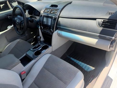 Used 2014 Toyota Camry LE FWD image 10