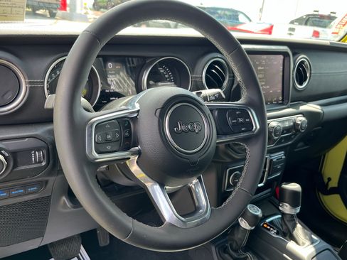 Used 2023 Jeep Wrangler Unlimited Sahara w/ Cold Weather Group AWD/4WD image 24