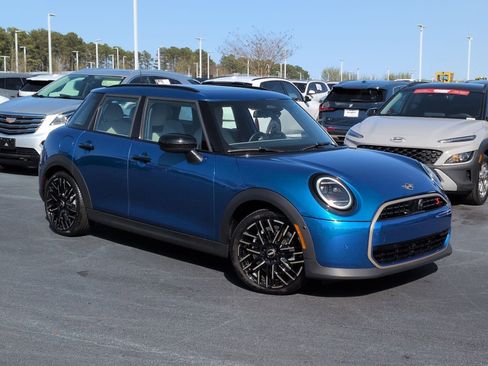 Used 2025 MINI Cooper S image 2