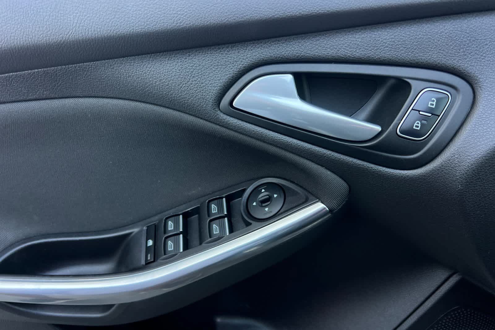 Used 2017 Ford Focus ST FWD image 15