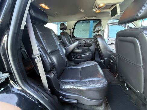 Used 2008 Cadillac Escalade AWD image 21