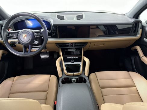 Certified 2025 Porsche Cayenne AWD/4WD image 14