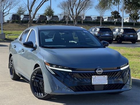 New 2026 Nissan Sentra SR image 2