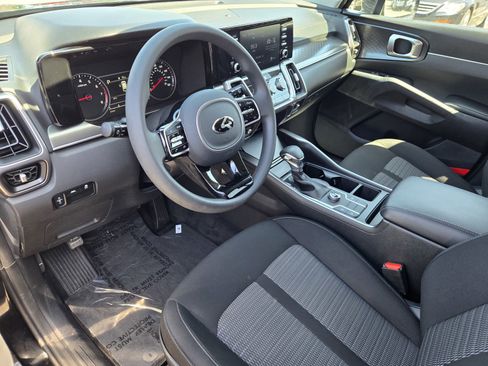 Used 2021 Kia Sorento LX FWD image 10