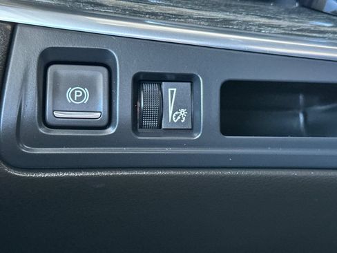 Used 2023 Cadillac XT5 Premium Luxury FWD image 37