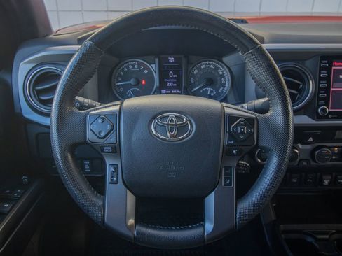Used 2022 Toyota Tacoma TRD Off-Road image 32