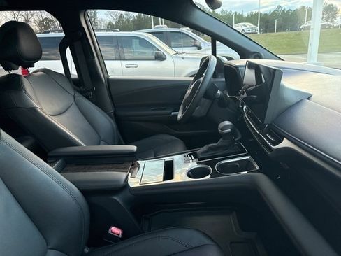 Used 2025 Toyota Sienna Limited image 20