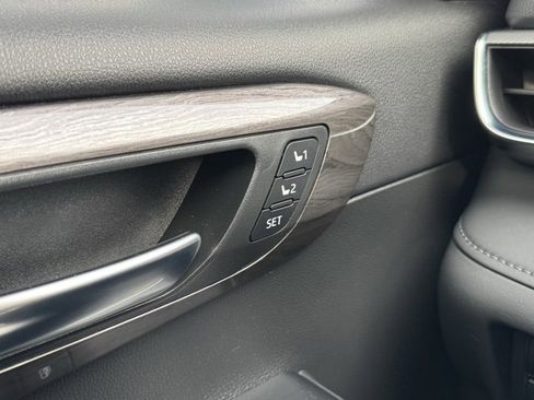 Used 2022 Toyota Highlander Platinum image 38