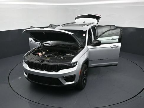 Used 2024 Jeep Grand Cherokee Limited w/ Luxury Tech Group II AWD/4WD image 25