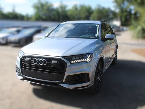Used 2023 Audi Q7 3.0T Premium Plus w/ Premium Plus Package AWD/4WD image 17