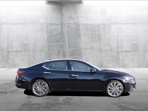 Used 2025 Nissan Altima 2.5 SL image 5