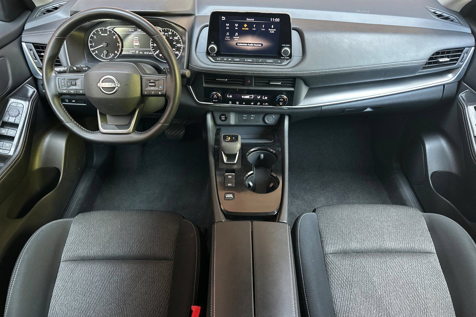 Used 2025 Nissan Rogue SV FWD image 18