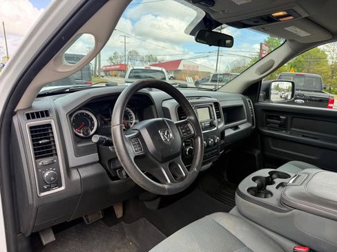 Used 2019 RAM 1500 Express w/ Express Value Package image 10