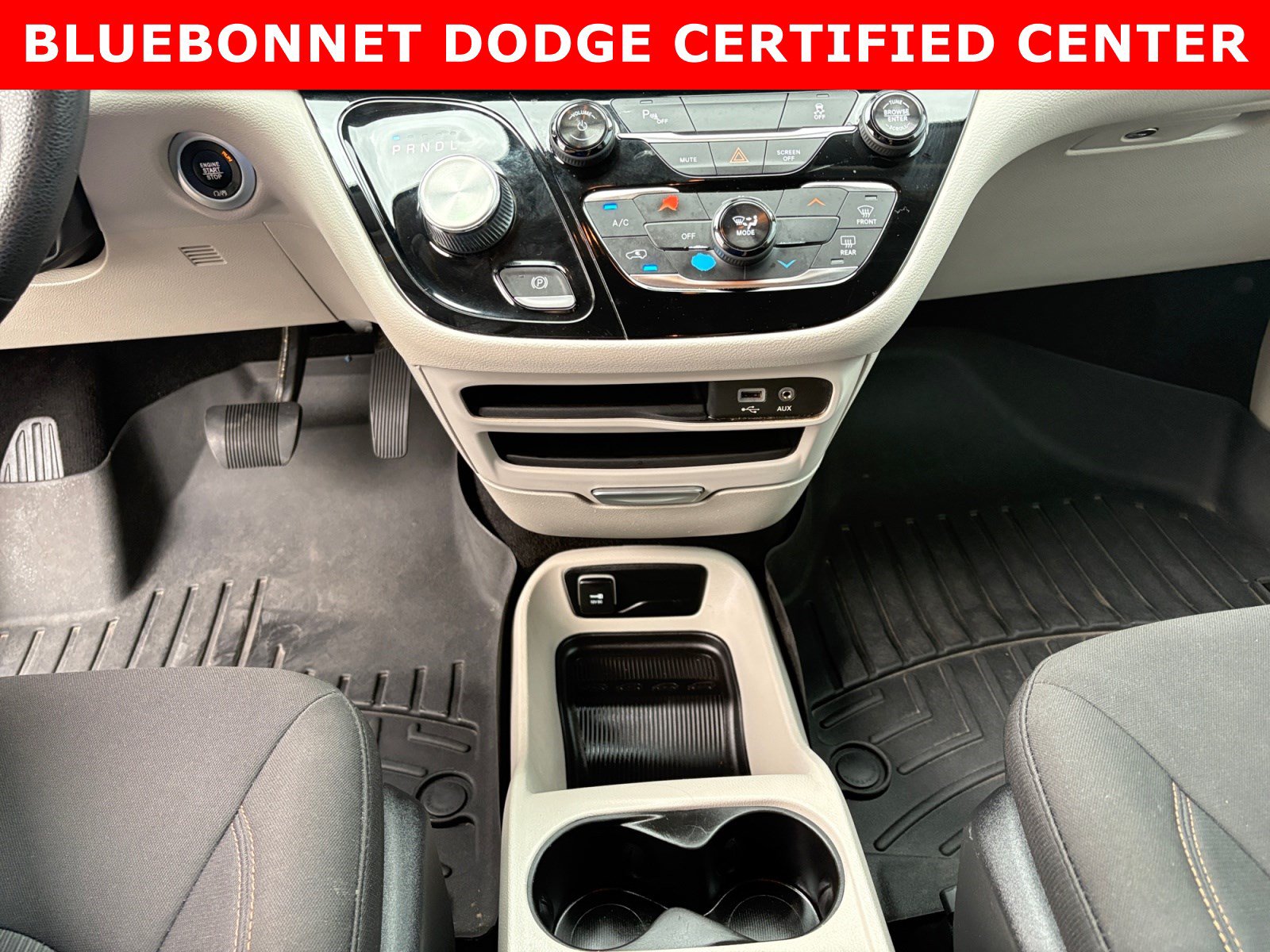 Used 2019 Chrysler Pacifica L FWD image 18