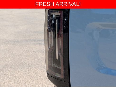 Used 2024 GMC Hummer EV 2X AWD/4WD image 9