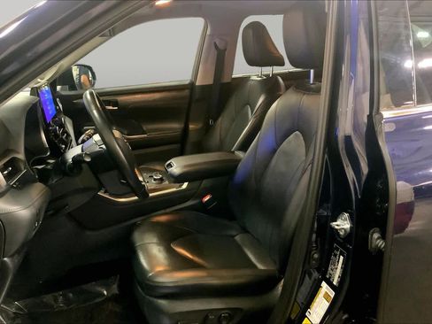 Used 2023 Toyota Highlander Limited AWD/4WD image 8