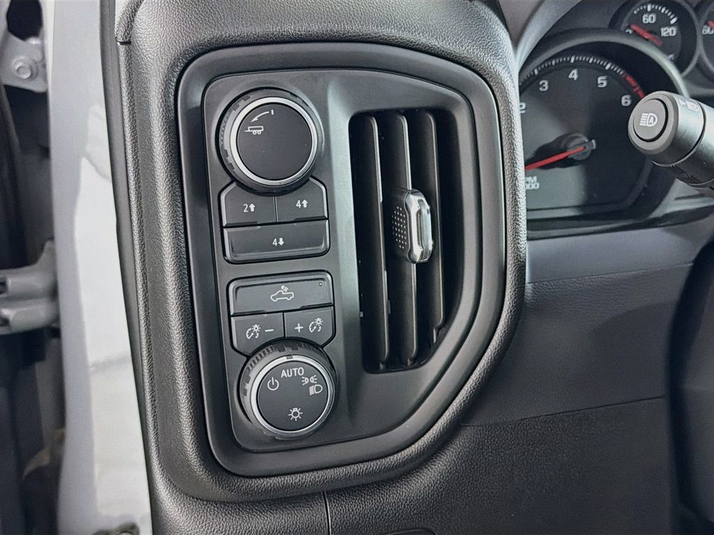 Used 2025 Chevrolet Silverado 2500 Custom w/ Custom Convenience Package AWD/4WD image 11