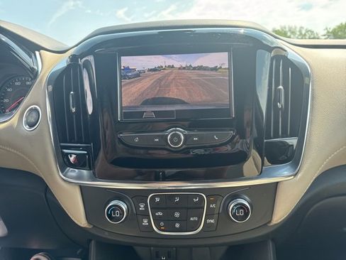 Used 2023 Chevrolet Traverse LS image 14