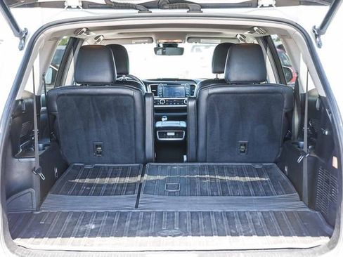 Used 2019 Toyota Highlander Limited image 30