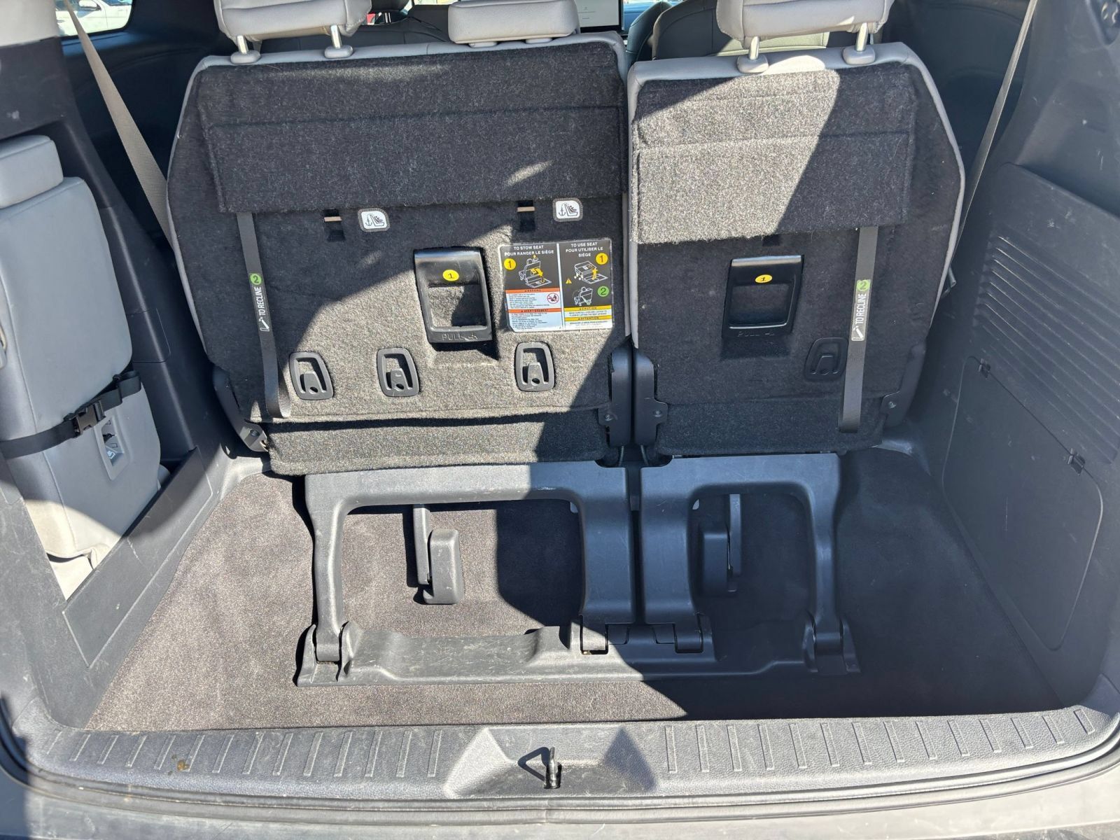 Used 2025 Toyota Sienna XLE FWD image 32
