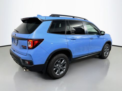 Used 2025 Honda Passport TrailSport image 4